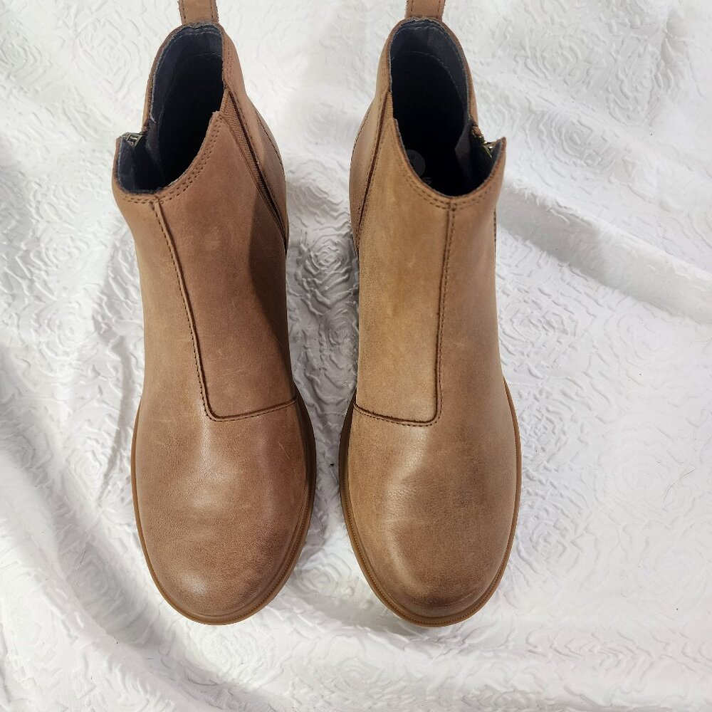 Sorel Evie II Women's  Velvet Tan gum sole zip wedge booties